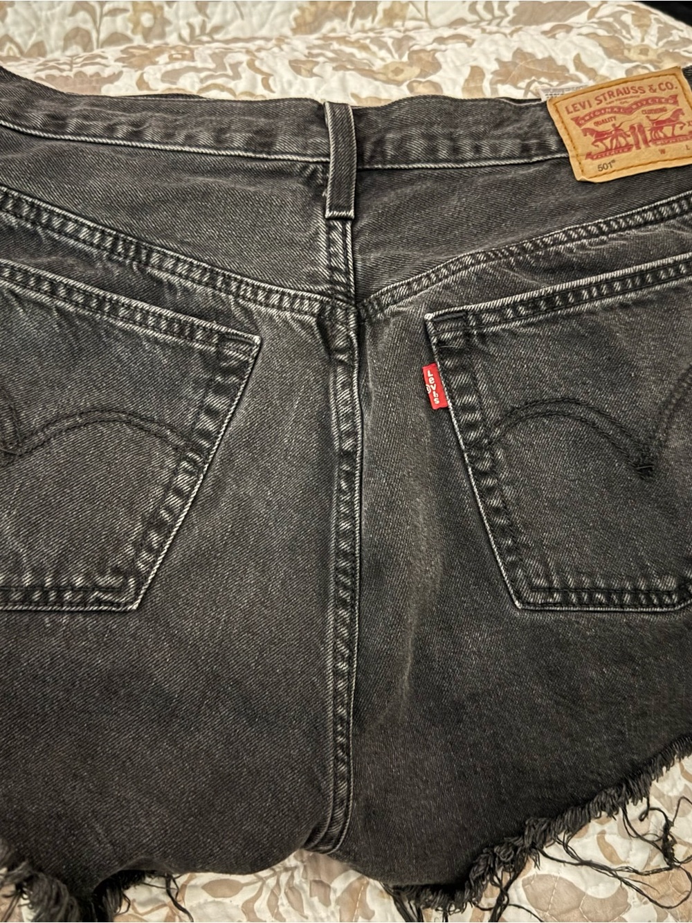 Levi’s 501 Original High Rise Black Distressed Raw Hem Denim Shorts - Picture 2 of 7